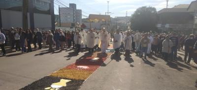 CelebraÃ§Ã£o de Corpus Christi em Laranjeiras do Sul acontece na PraÃ§a JosÃ© Nogueira do Amaral