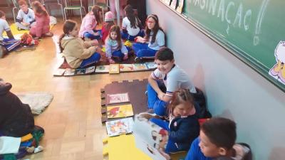 Projeto "Viajando na ImaginaÃ§Ã£o" Envolve Alunos na Escola Municipal Dr. LeocÃ¡dio JosÃ© Correia
