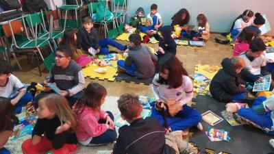 Projeto "Viajando na ImaginaÃ§Ã£o" Envolve Alunos na Escola Municipal Dr. LeocÃ¡dio JosÃ© Correia