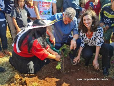 Aldeia de Rio das Cobras em Nova Laranjeiras recebe caravana com representantes dos governos federal e estadual