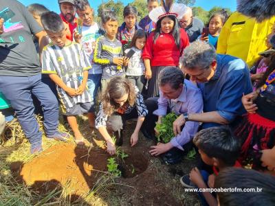 Aldeia de Rio das Cobras em Nova Laranjeiras recebe caravana com representantes dos governos federal e estadual