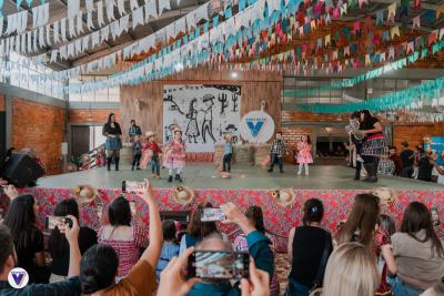 Festa da Escola Vicentina SantÂ´Ana reuniu milhares de pessoas em Laranjeiras do Sul