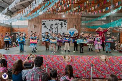 Festa da Escola Vicentina SantÂ´Ana reuniu milhares de pessoas em Laranjeiras do Sul