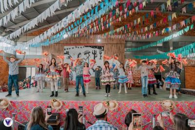 Festa da Escola Vicentina SantÂ´Ana reuniu milhares de pessoas em Laranjeiras do Sul