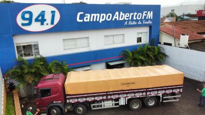 CaminhÃ£o carregado com os donativos da Campanha Cooperar com o Rio Grande segue hoje para Rocca Sales