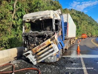 CaminhÃ£o pega fogo na BR 277 e carga Ã© salva graÃ§as a agilidade dos bombeiros