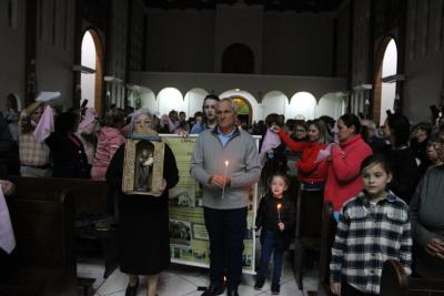 FiÃ©is lotaram a Igreja Matriz no 1Âº dia da Novena em louvor a Padroeira SantÂ´Ana