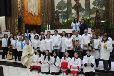 FiÃ©is lotaram a Igreja Matriz no 1Âº dia da Novena em louvor a Padroeira SantÂ´Ana