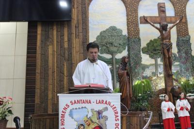 FiÃ©is lotaram a Igreja Matriz no 1Âº dia da Novena em louvor a Padroeira SantÂ´Ana