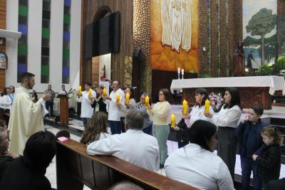 FiÃ©is lotaram a Igreja Matriz no 1Âº dia da Novena em louvor a Padroeira SantÂ´Ana