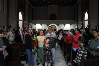 FiÃ©is lotaram a Igreja Matriz no 1Âº dia da Novena em louvor a Padroeira SantÂ´Ana