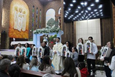 FiÃ©is lotaram a Igreja Matriz no 1Âº dia da Novena em louvor a Padroeira SantÂ´Ana