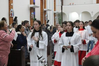 FiÃ©is lotaram a Igreja Matriz no 1Âº dia da Novena em louvor a Padroeira SantÂ´Ana