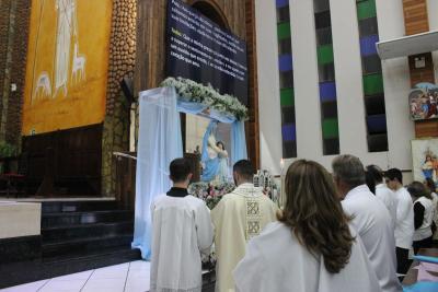 FiÃ©is lotaram a Igreja Matriz no 1Âº dia da Novena em louvor a Padroeira SantÂ´Ana