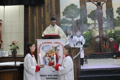 FiÃ©is lotaram a Igreja Matriz no 1Âº dia da Novena em louvor a Padroeira SantÂ´Ana