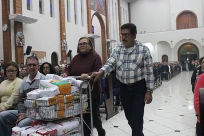 FiÃ©is lotaram a Igreja Matriz no 1Âº dia da Novena em louvor a Padroeira SantÂ´Ana