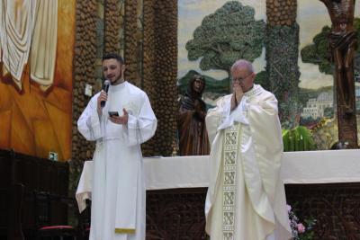 3Âº dia da Novena em Louvor a Padroeira SantÂ´Ana teve benÃ§Ã£o especial para viÃºvos e idosos