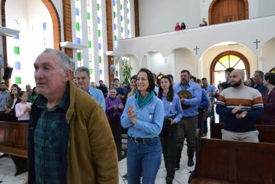 Chegada da Cavalgada com Santa Missa foi o ponto alto da programaÃ§Ã£o deste domingo da Festa de SantÂ´Ana