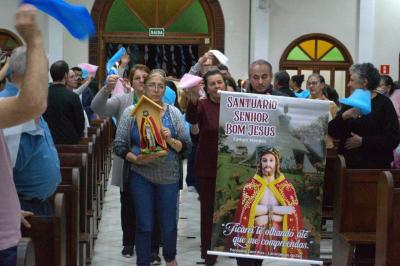 Novena da Padroeira SantÂ´Ana teve benÃ§Ã£o das famÃ­lias no 6Âº dia