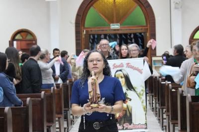 Novena da Padroeira SantÂ´Ana teve benÃ§Ã£o das famÃ­lias no 6Âº dia