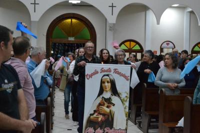 Novena da Padroeira SantÂ´Ana teve benÃ§Ã£o das famÃ­lias no 6Âº dia