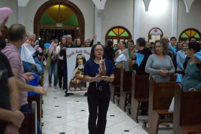 Novena da Padroeira SantÂ´Ana teve benÃ§Ã£o das famÃ­lias no 6Âº dia