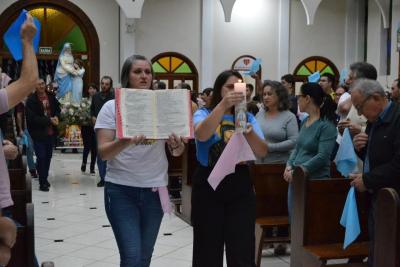 Novena da Padroeira SantÂ´Ana teve benÃ§Ã£o das famÃ­lias no 6Âº dia