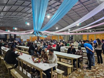 Noite do Pirogue da Festa de SantÂ´Ana reuniu centenas de pessoa no PavilhÃ£o da Matriz