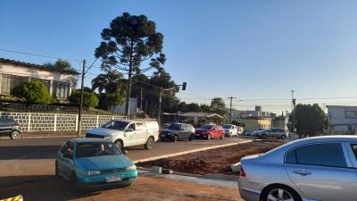 No dia de SÃ£o CristÃ³vÃ£o estÃ¡ acontecendo a BenÃ§Ã£o dos Carros na PÃ¡tio da Igreja Matriz