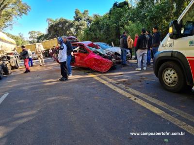 LS: Grave acidente deixa vitima presa Ã s ferragens e bloqueia BR 277
