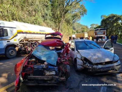LS: Grave acidente deixa vitima presa Ã s ferragens e bloqueia BR 277