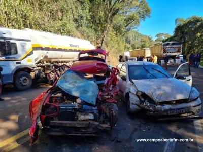 LS: Grave acidente deixa vitima presa Ã s ferragens e bloqueia BR 277