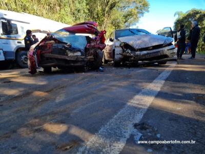LS: Grave acidente deixa vitima presa Ã s ferragens e bloqueia BR 277