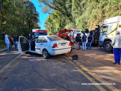 LS: Grave acidente deixa vitima presa Ã s ferragens e bloqueia BR 277