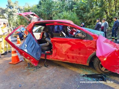 LS: Grave acidente deixa vitima presa Ã s ferragens e bloqueia BR 277