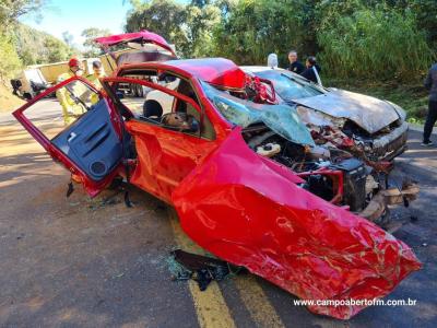 LS: Grave acidente deixa vitima presa Ã s ferragens e bloqueia BR 277