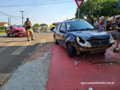 LS: TrÃªs veÃ­culos se envolvem em acidente no Bairro SÃ£o Francisco