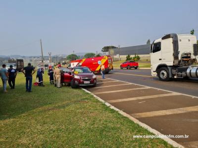 LS: ColisÃ£o entre caminhao e carro de passeio Ã© registrada no trevo de acesso a cidade