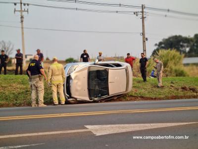 LS: ColisÃ£o traseira seguido de capotamento Ã© registrado no KM 453 da BR 277