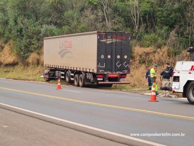 Cantagalo: Motorista fica presa entre banco e volante do caminhÃ£o apÃ³s saÃ­da de pista