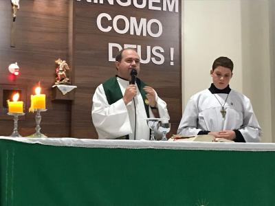 Missas com Novenas na comunidade SÃ£o Miguel de Laranjeiras do Sul teve a participaÃ§Ã£o das Capelas Santo AntÃ´nio e SÃ£o 