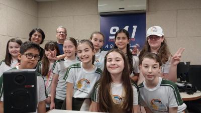 Alunos do 5Âº ano da Escola Anjo da Guarda Visitaram a Campo Aberto FM