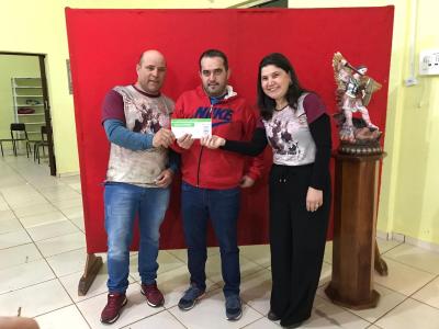 ComissÃ£o Organizadora da Festa da Comunidade SÃ£o Miguel de Laranjeiras do Sul realiza entrega de prÃªmios e prestaÃ§Ã£o de contas
