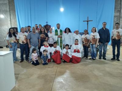 Encerramento das Novenas em Louvor a Frei GalvÃ£o reÃºne dezenas fiÃ©is no Bairro BancÃ¡rio