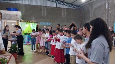 Caravana Evangelizar da Campo Aberto FM participou da Missa Solene de Frei GalvÃ£o