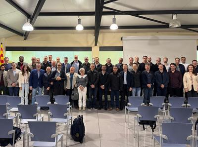 Executivos de cooperativas agro do ParanÃ¡ iniciam visita tÃ©cnica Ã  Espanha
