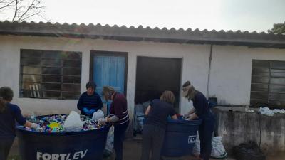 Projeto Tampinha Reciclada: GratidÃ£o Compartilhada e Compromisso com o Meio Ambiente continua em Laranjeiras do Sul