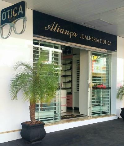 Ganhadores da promoÃ§Ã£o de aniversÃ¡rio da AlianÃ§a Joalheria e Ã“tica