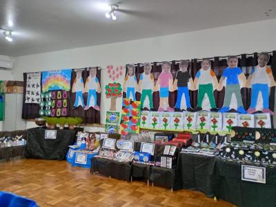 7Âª Feira de CiÃªncias do CMEI Nossa Senhora das GraÃ§as encanta com tema sobre o Universo