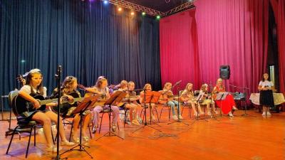 Recital DÃ³ RÃ© Miranda de Laranjeiras do Sul Encanta PÃºblico no Cine Teatro Iguassu